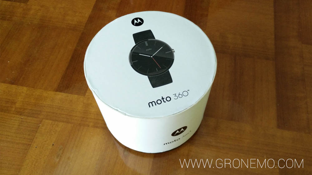 Packaging de la Moto 360.